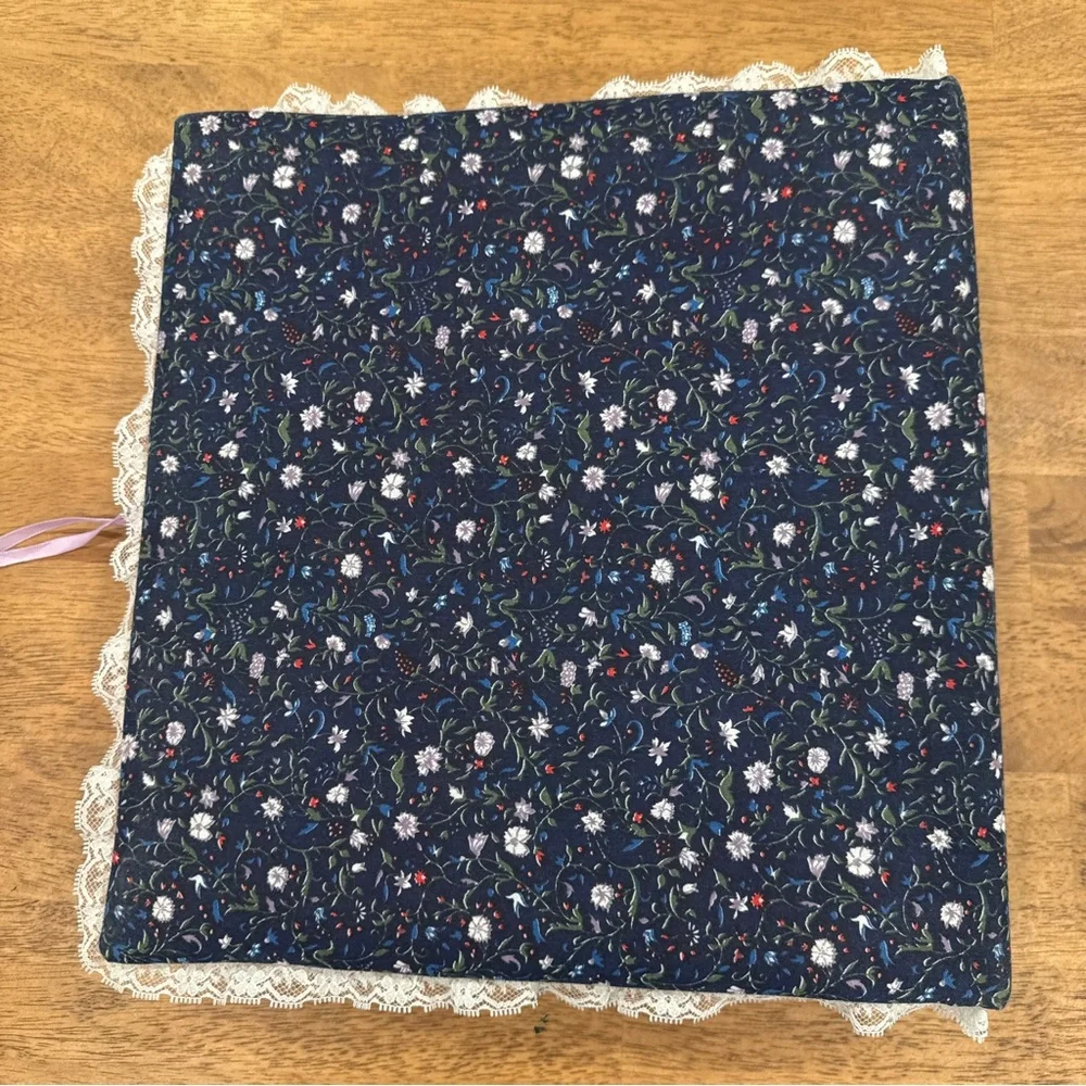 Vintage Lace Floral Fabric Covered Photo Album Scrapbook Flowers 1980’s